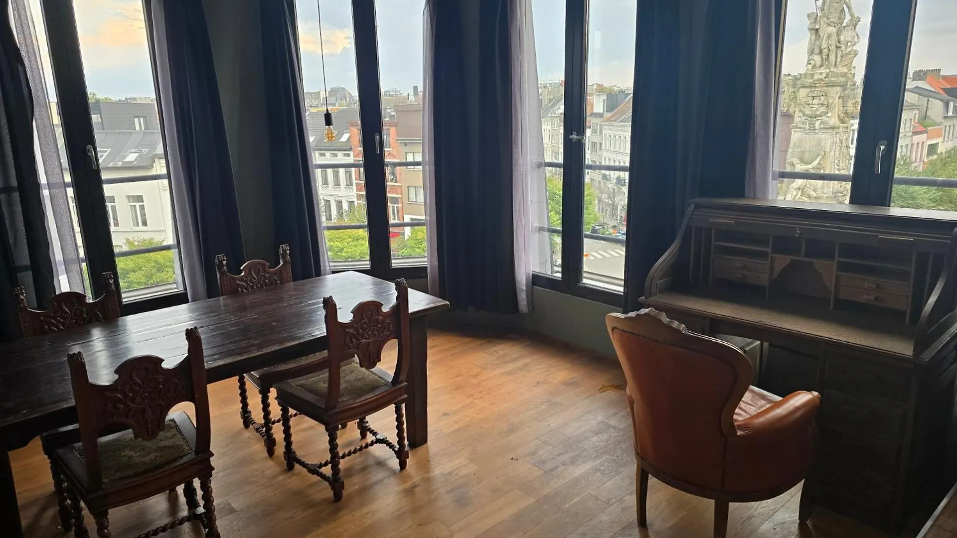 Living History - Marnix Apartment Antwerp