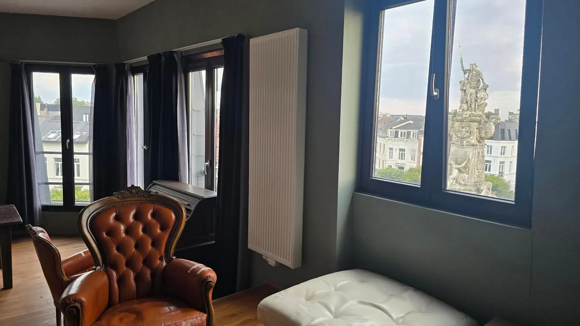 Living History - Marnix Apartment Antwerp
